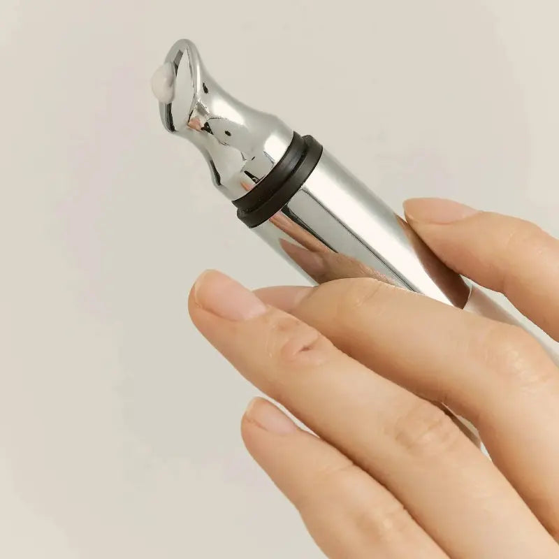 HEVEBLUE Black Yuja Bean Lifting Auto Eye Cream at Casa de Ella Mexico