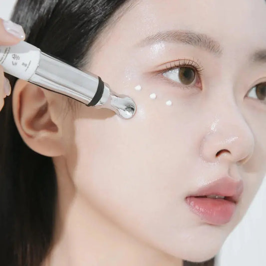 HEVEBLUE Black Yuja Bean Lifting Auto Eye Cream at Casa de Ella Mexico